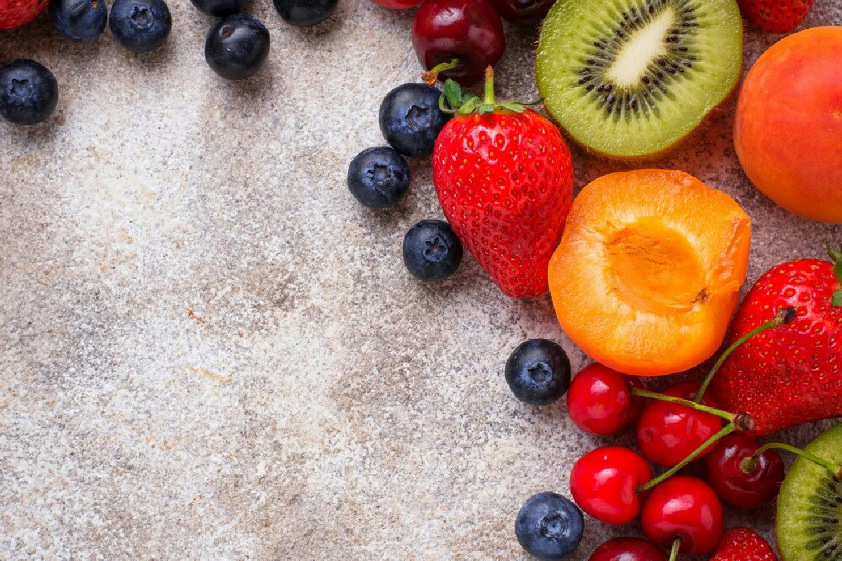 Frutti invernali che rafforzano le difese naturali e contrastano il raffreddore stagionale efficacemente